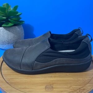 Cloudsteppers By Clarks Sillian Paz Slip-On Loafers Black Leather Flats Size 10M